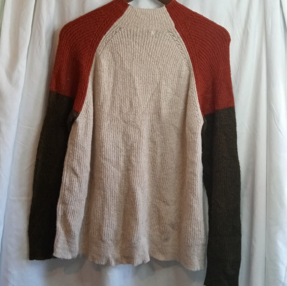 Lush Colorblock Crewneck Cream Rust Olive Green Small Scandi Neutral Preppy Soft - Picture 2 of 5
